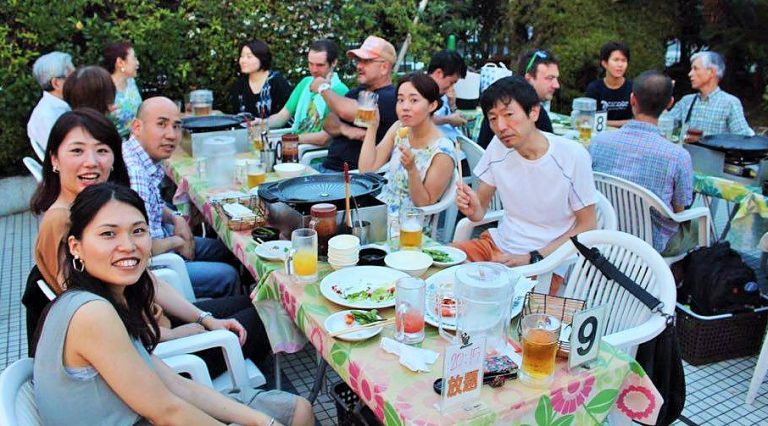 イギリス英語学校のイベントで堂島のサントリーの屋上ビアガーデンへ