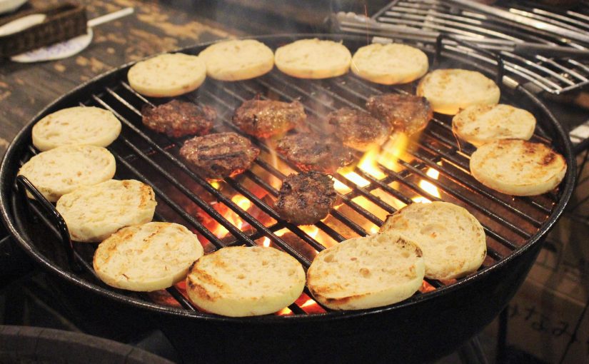 BBQイベントを英語学校UKPLUS Osakaで心斎橋の屋上で