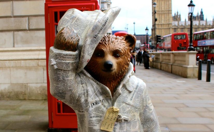 ロンドンのビックベンの前のパディントン